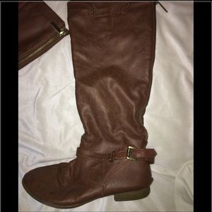 Brown leather Top Moda boots.